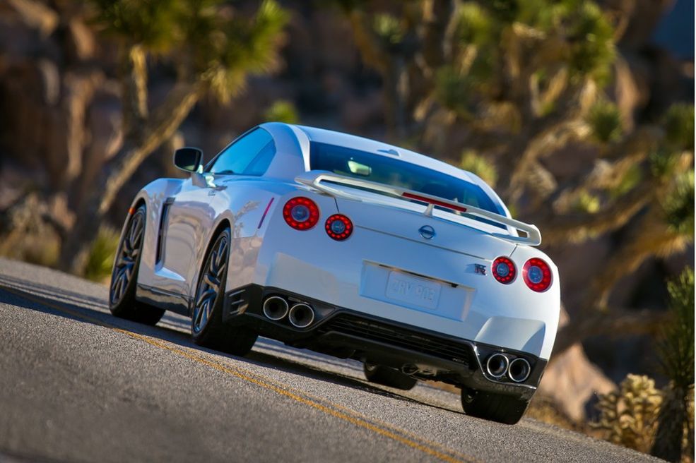 2013 Nissan GT-R-14