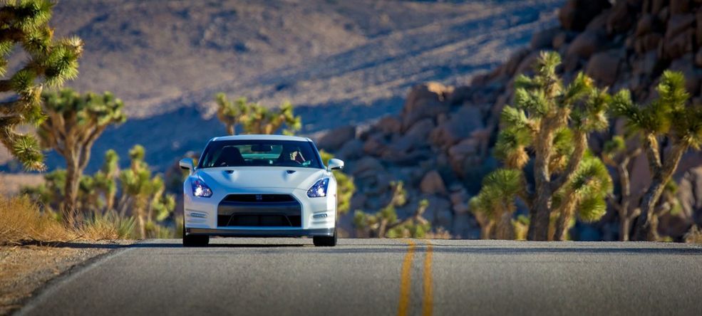 2013 Nissan GT-R-16