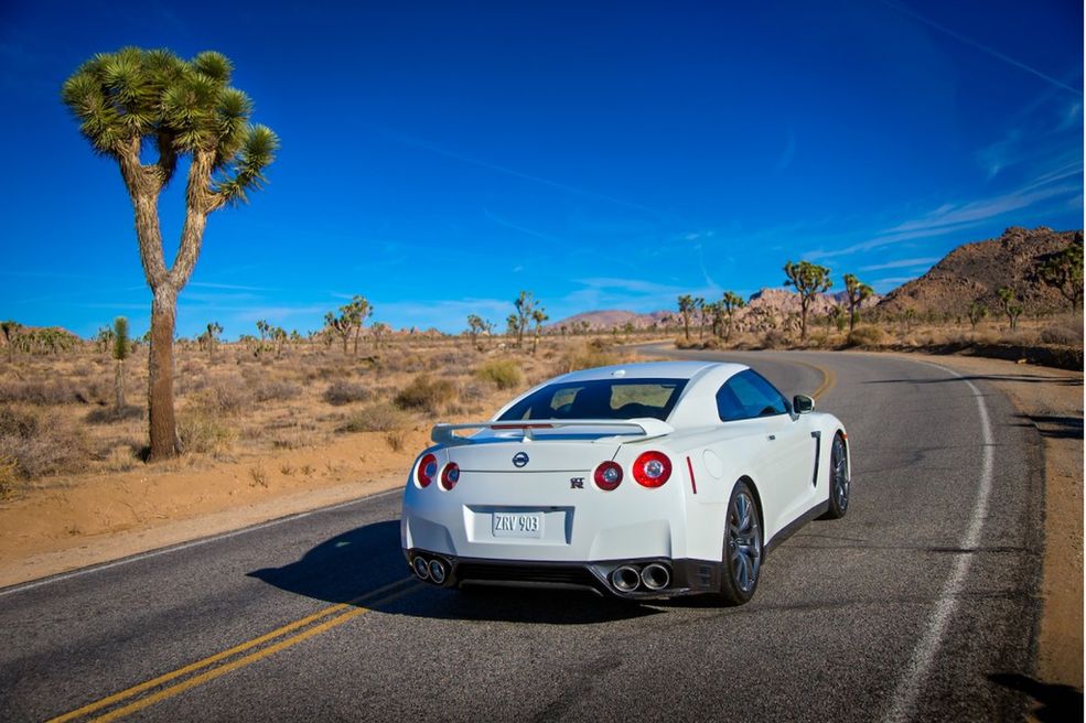 2013 Nissan GT-R-17