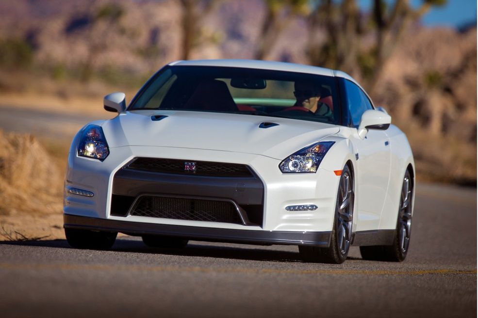 2013 Nissan GT-R-19