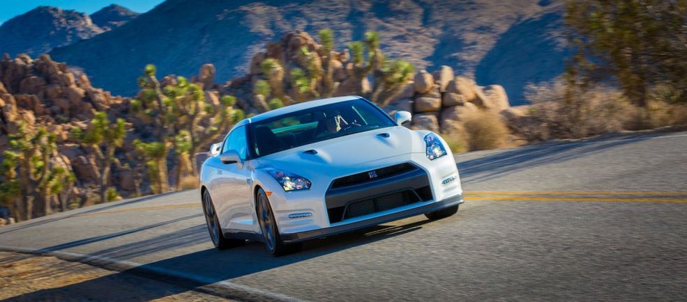2013 Nissan GT-R-8