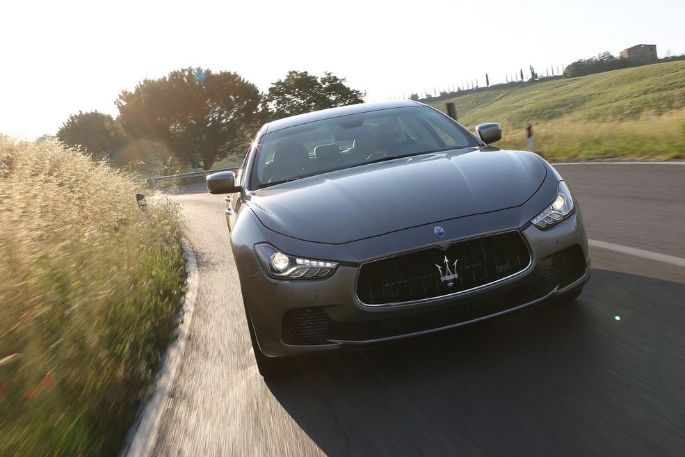 2014-Maserati-Ghibli-17