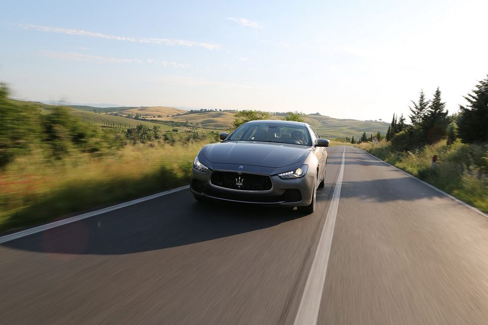 2014-Maserati-Ghibli-21