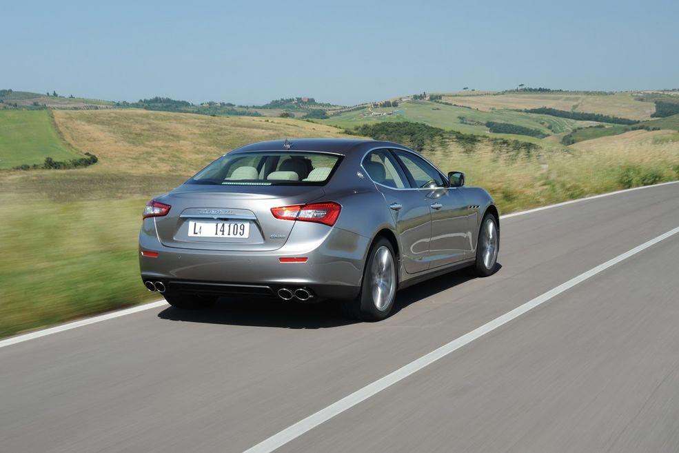 2014-Maserati-Ghibli-6