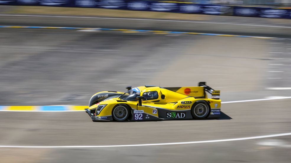 Maszyna LMP3, niewiele cichsza od piekielnie głośnych LMP2 i legendarnych już Corvette.