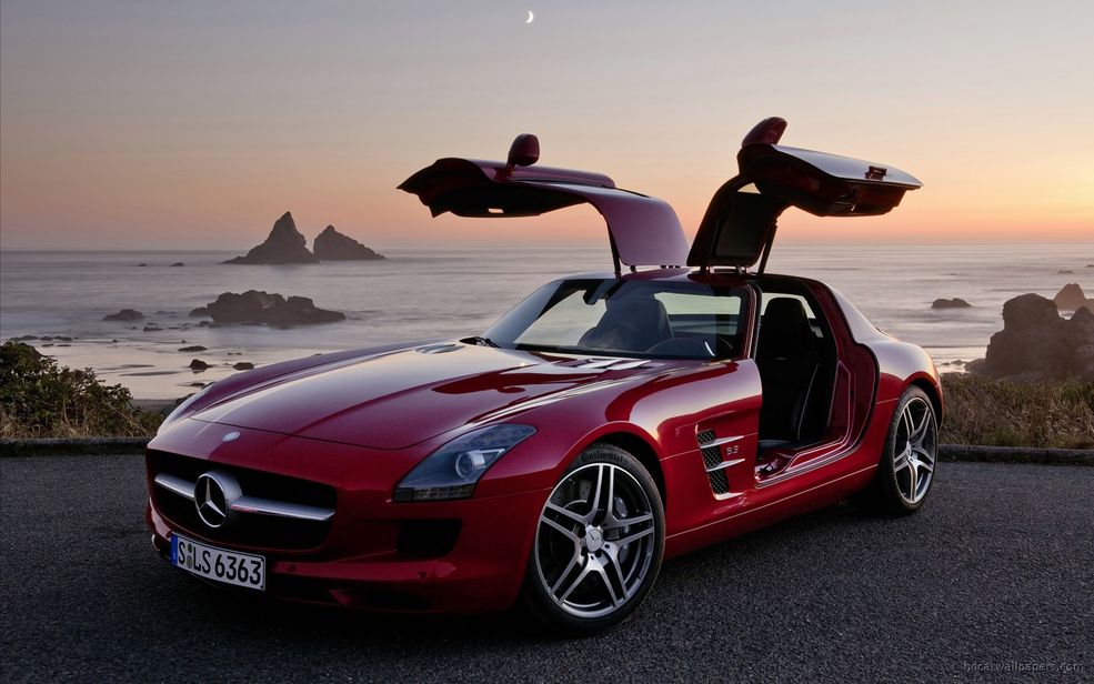 Ten sam kierowca, ten sam czas, ale inne auto. Hors von Saurma uzyskał w Mercedesie SLS AMG 7:40.