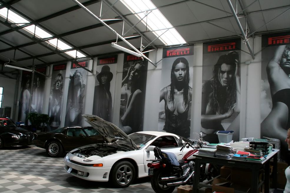 Alfa Romeo 147 GTA, Corvette, Mitsubishi 3000GT (fot. luxury4play.com)