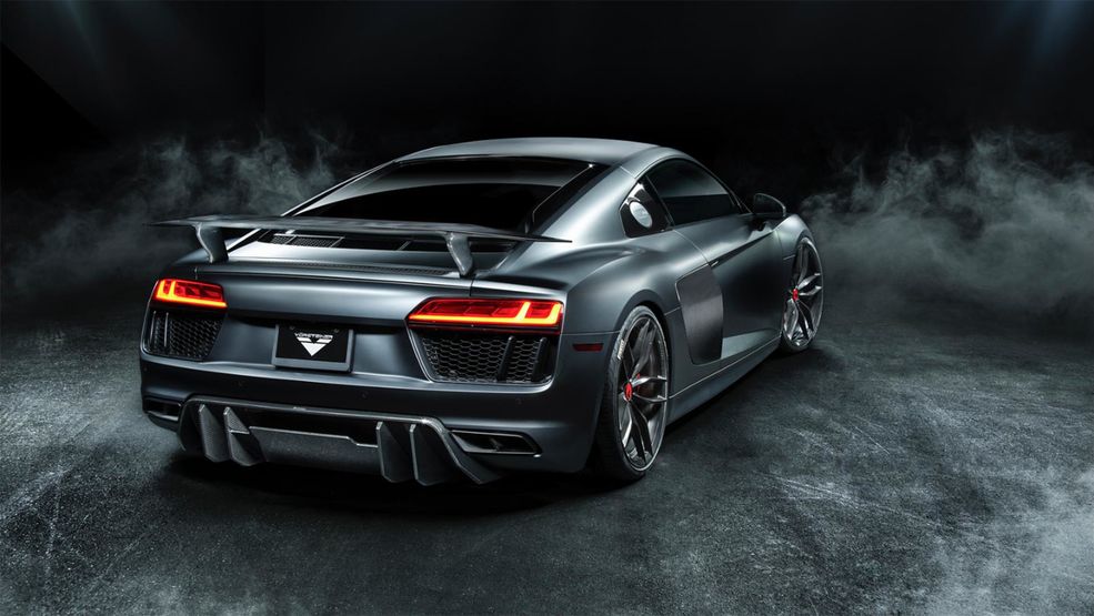 Audi R8 nie jest jedynym samochodem, dla którego Vorsteiner przygotował tak stylizowany pakiet. Podobny zestaw, ale w jeszcze wyższej cenie zaprojektowano również do auta, które znajdziecie na następnej stronie.