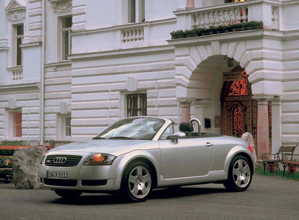 Audi TT Roadster Dla tych, którzy nie wierzyli, że Audi TT może być jeszcze brzydsze Niemcy stworzyli wersję Roadster.