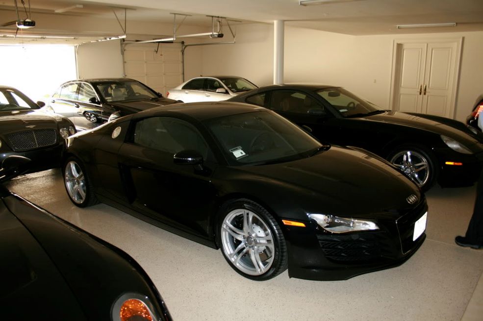Bentley Continental, Audi R8 i inne (fot. luxury4play.com)