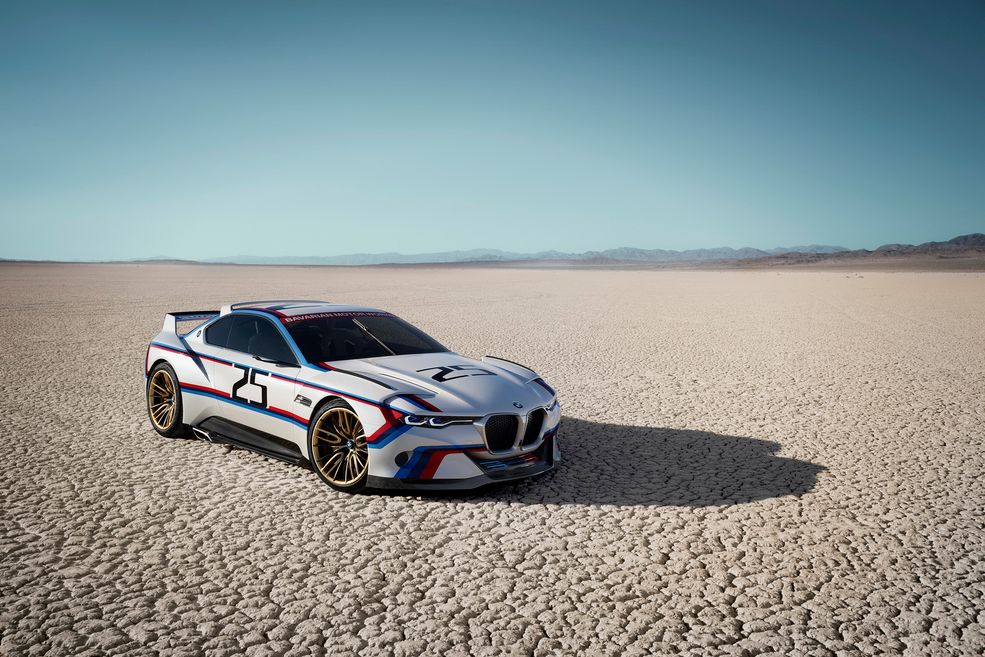 Nowa wersja Hommage R nawiązuje swoimi barwami do malowania z 1975 roku, w którym BMW 3.0 CSL zapewniło marce mistrzostwo w kategorii producentów w IMSA.