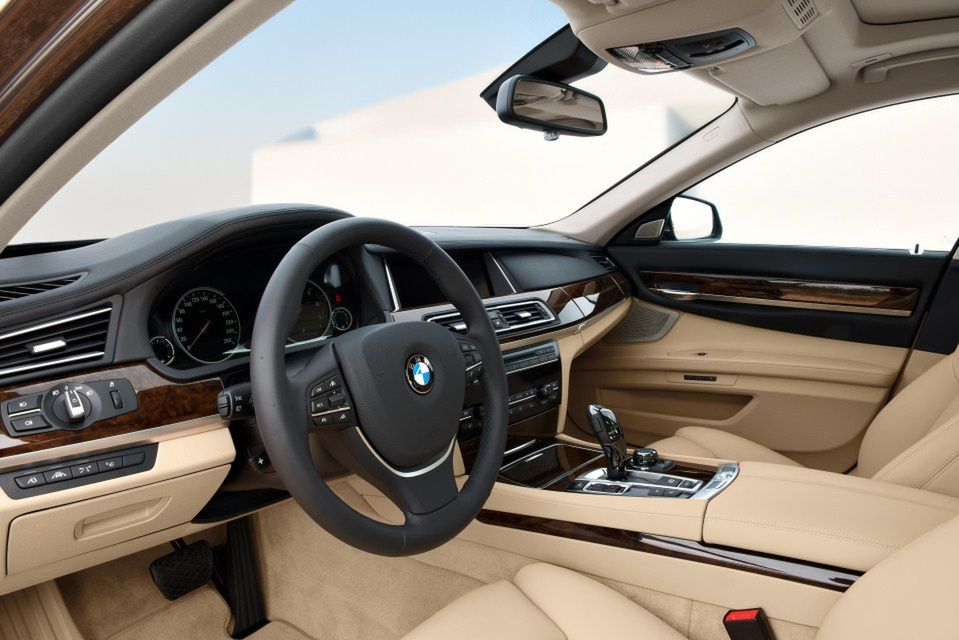 BMW serii 7 2013 (13)