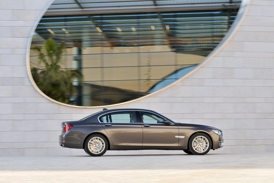 BMW serii 7 2013 (16)