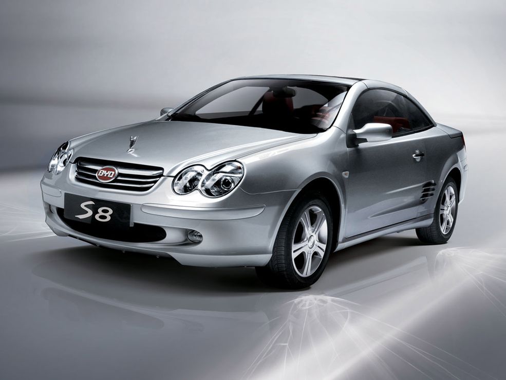 BYD S8 Wygląda prawie jak Mercedes CLK. Może nikt się nie zorientuje, że coś jest nie tak.