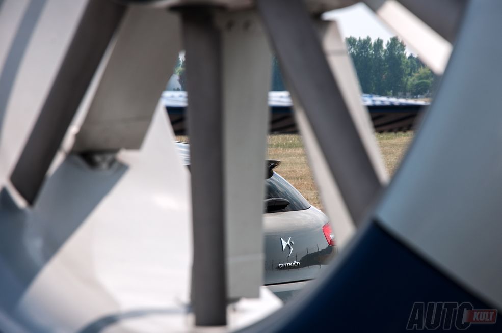 Citroen DS5 i Eurocopter EC130 (5)