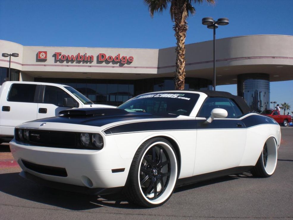 Dodge Challenger 24"