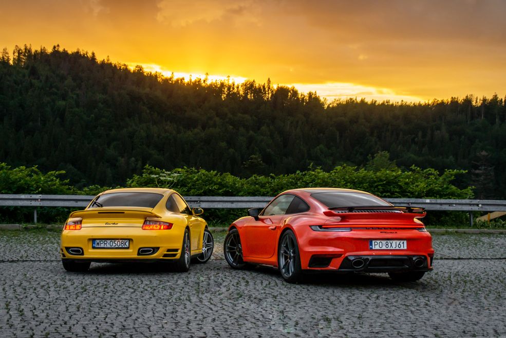 Porsche 911 992 Turbo S vs. 911 997 Turbo