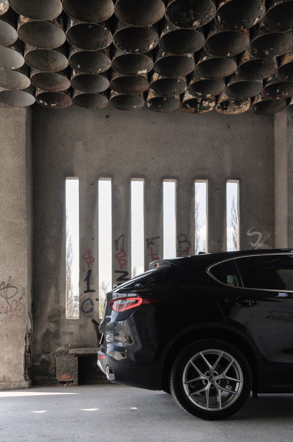 Na razie nie znajdziecie tego w cenniku, ale wkrótce Alfa Romeo wprowadzi na polski rynek także wersję ze 150-konnym dieslem. Cena takiego Stelvio będzie zaczynać się od około 160 tys. zł.