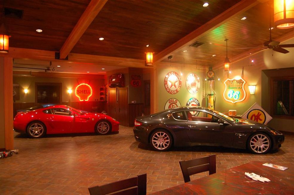 Ferrari 599 GTB, Maserati GranTurismo (fot. luxury4play.com)