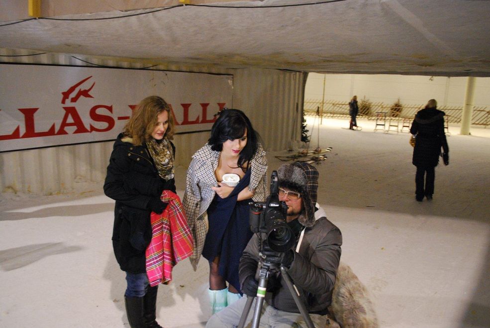 Frizzi Arnold na sesji kalendarza Miss Tuning 2013 (16)