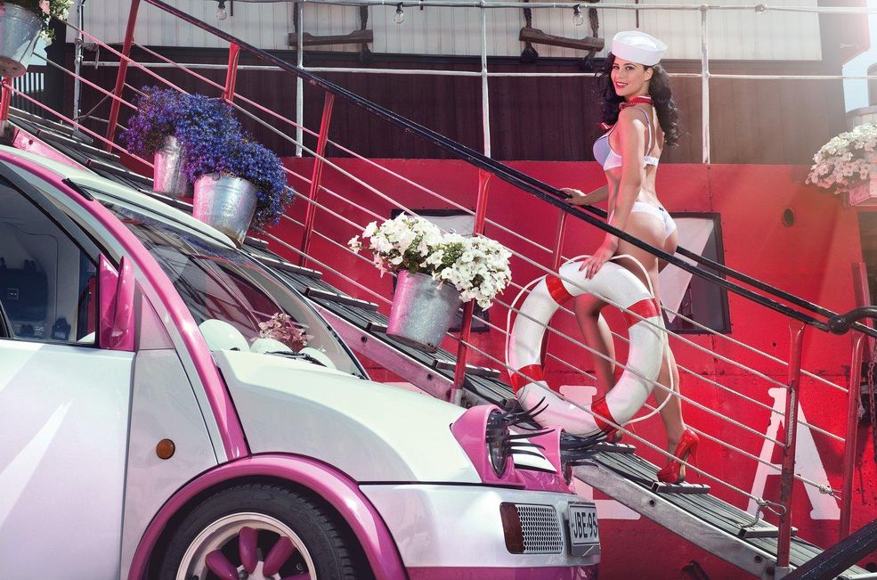 Frizzi Arnold na sesji kalendarza Miss Tuning 2013 (18)