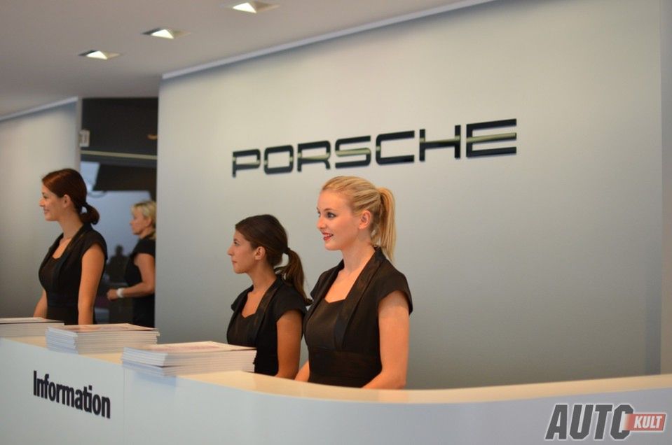Hostessy Paris Motor Show 2012 (23)