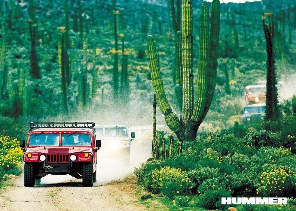 Hummer H1 (fot. tapety-napulpit.com)