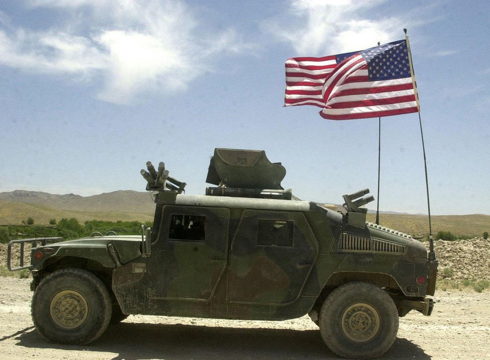 Hummer H1 w wersji militarnej (fot. infocoches.com)