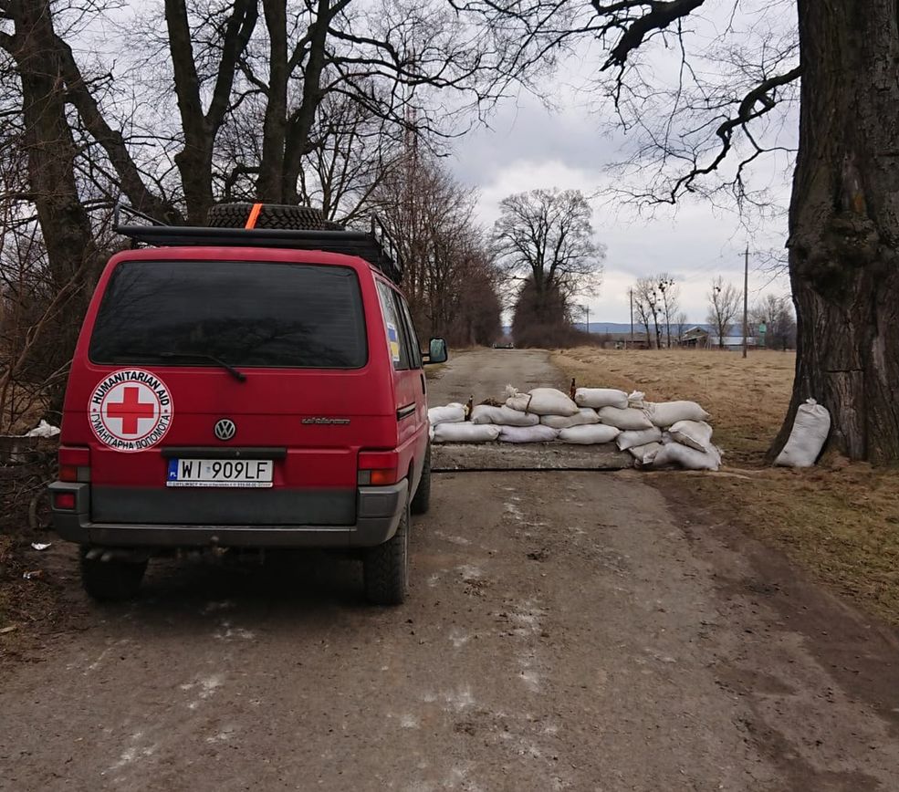 Volkswagen Multivan T4 niesie pomoc w Ukrainie