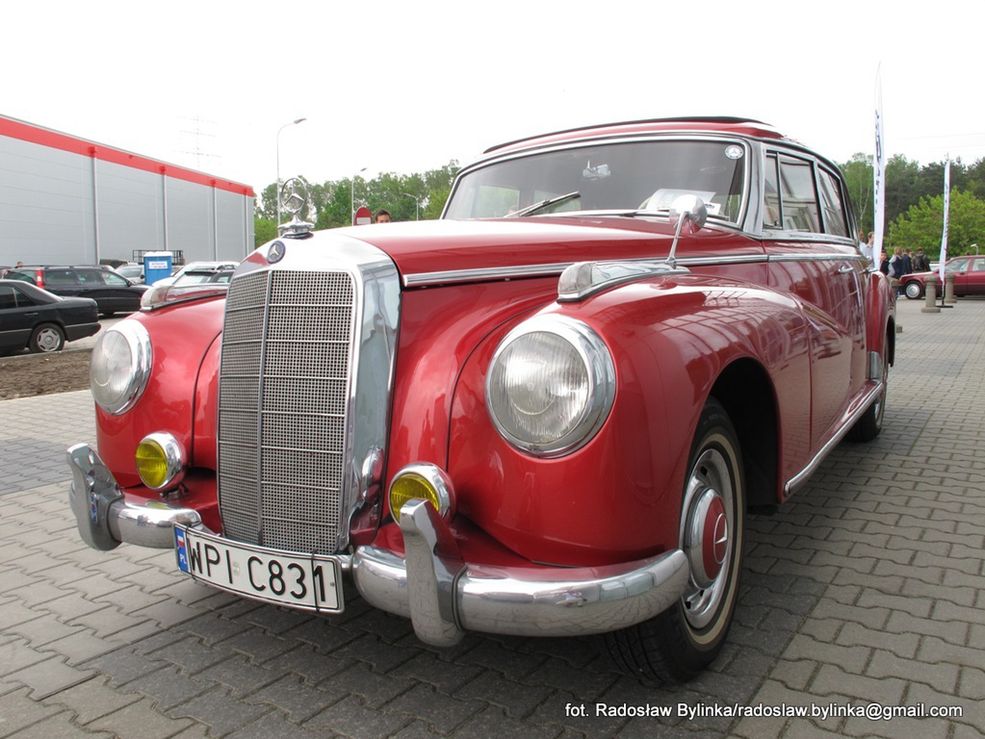 Mercedes 300 (W186)