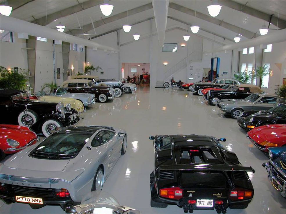 Jaguar XJ220, Lamborghini Countach i inne (fot. luxury4play.com)