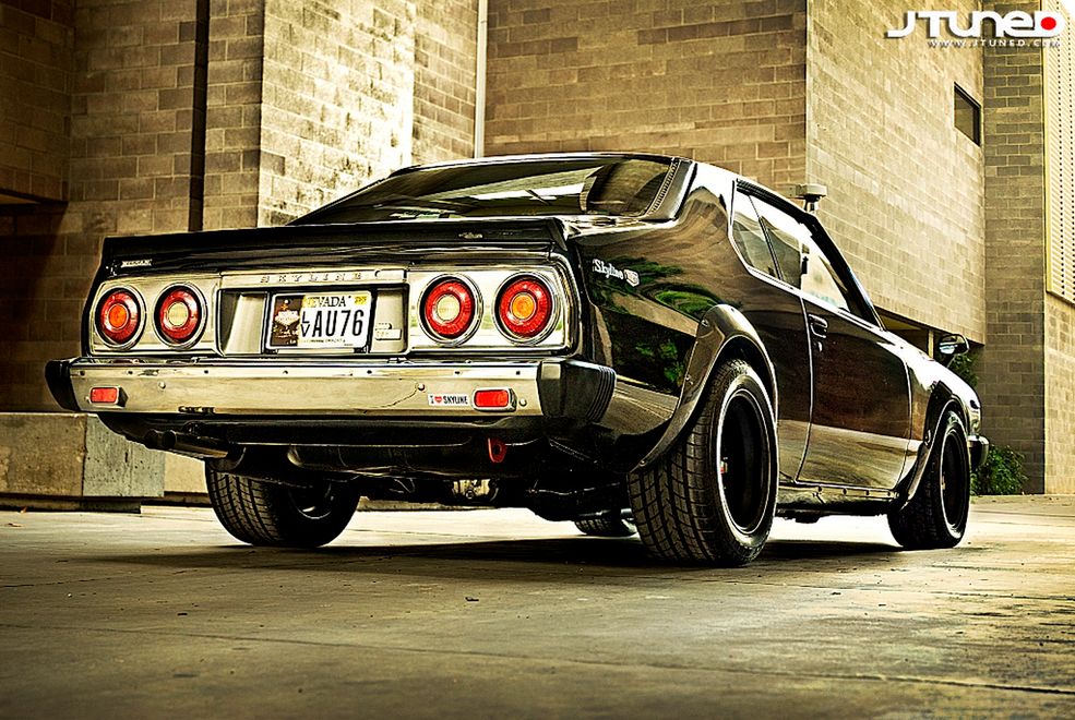 Jordan Shiraki Portfolio Nissan Skyline 1977 od tyłu