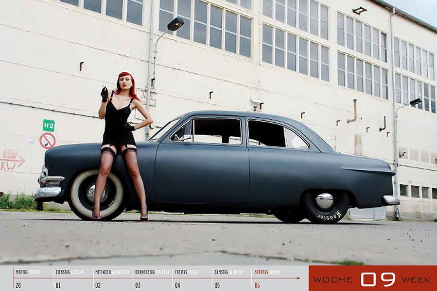 Kalendarz Girls & Legendary US Cars 2011