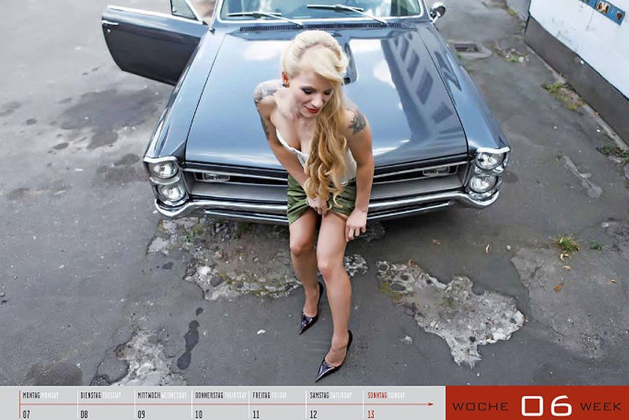 Kalendarz Girls & Legendary US Cars 2011