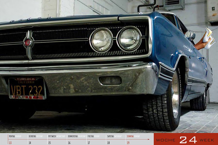 Kalendarz Girls & Legendary US Cars 2011