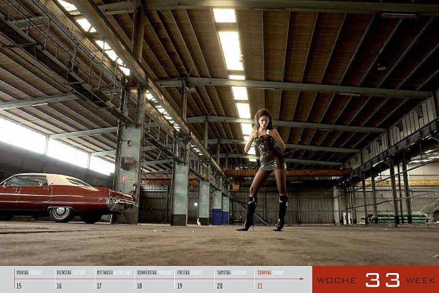 Kalendarz Girls & Legendary US Cars 2011
