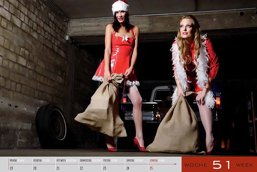 Kalendarz Girls & Legendary US Cars 2011
