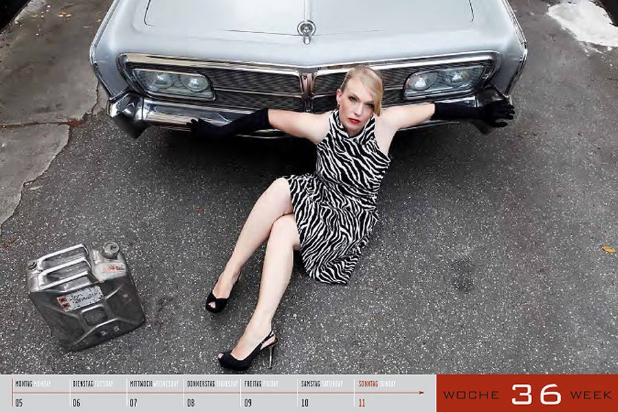 Kalendarz Girls & Legendary US Cars 2011