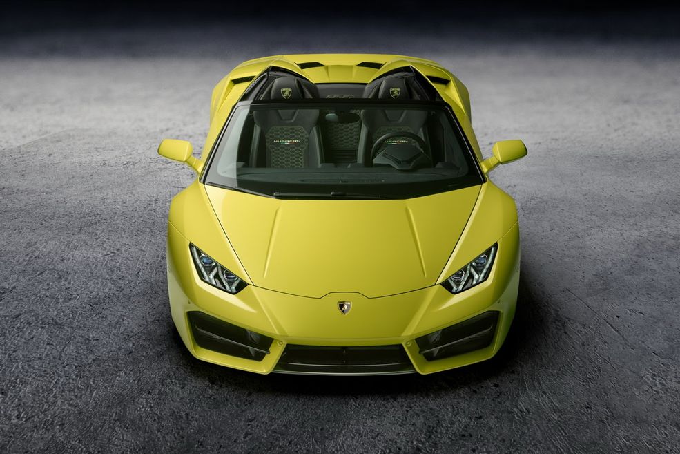 RWD Spyder ma nieco zmodyfikowany przód i jest bezkompromisowym Lamborghini, które ma pokazać zwłaszcza nowym klientom możliwości tego modelu oraz samej firmy.