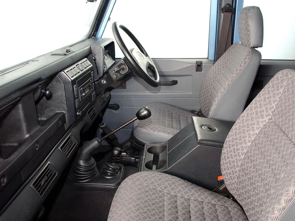Land Rover Defender 110 Double Cab Pickup ZA-spec (1990–2007)