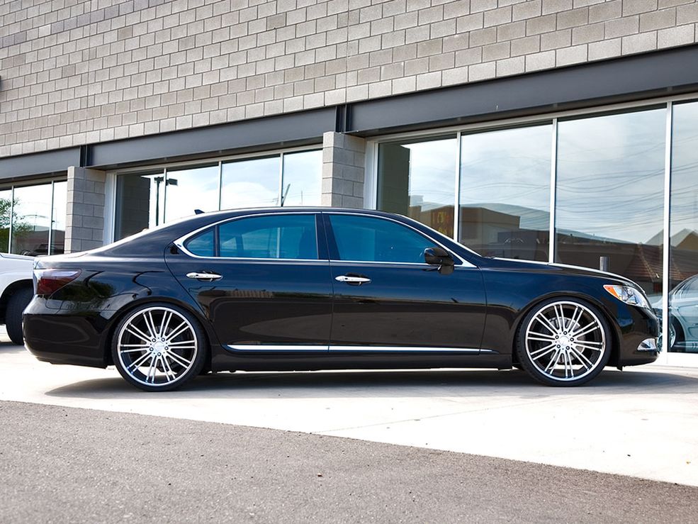 Lexus LS460 22"
