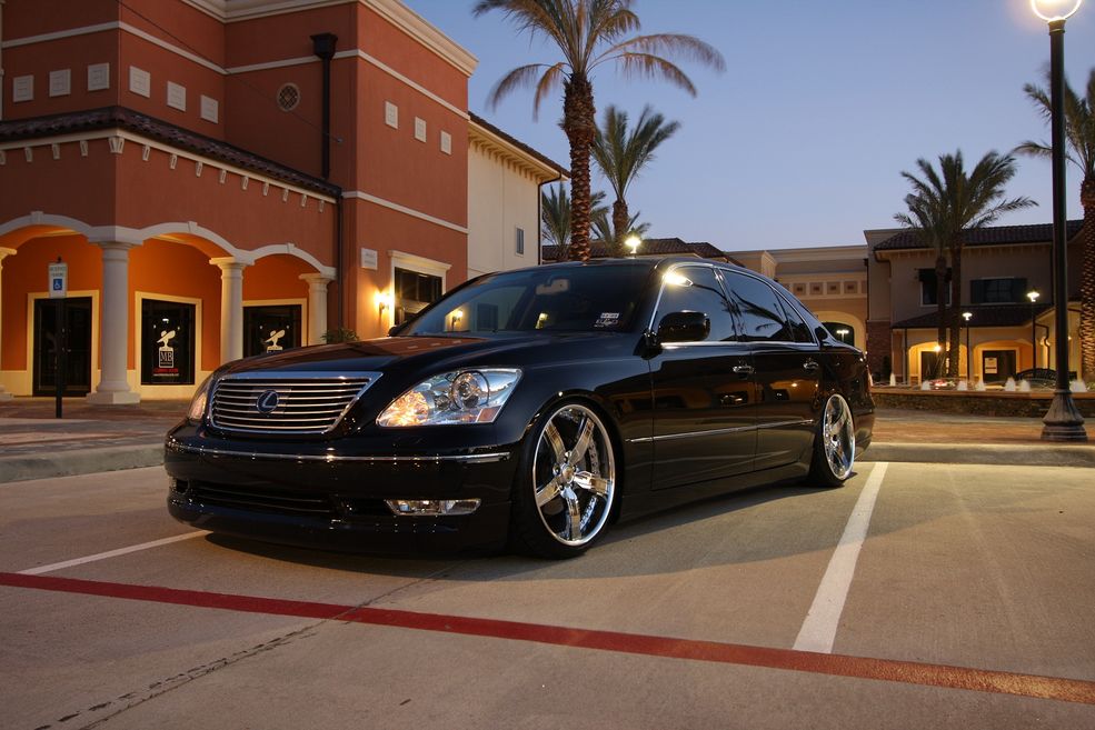 Lexus LS (fot. bespokeventures.com)