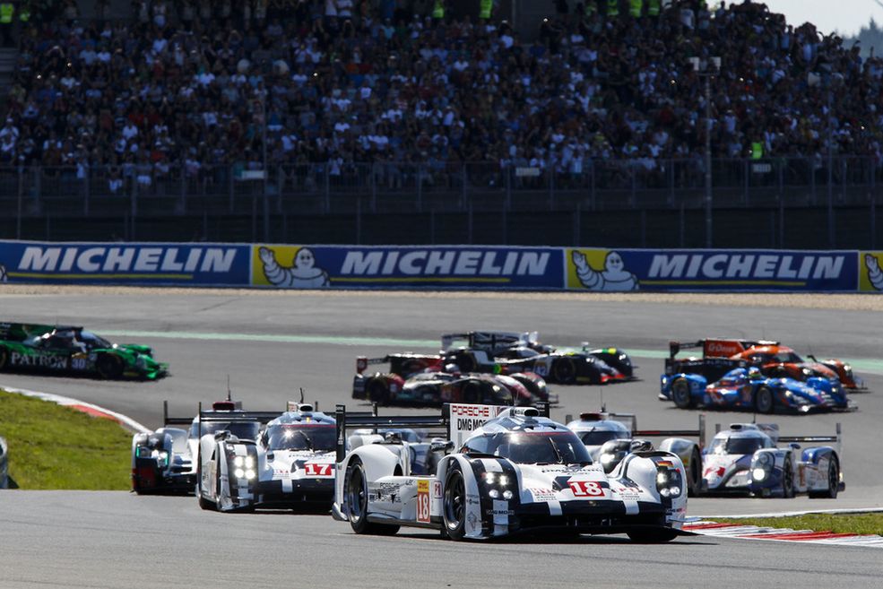 Wyniki 6-godzinnego wyścigu na Nürburgring:
1. Bernhard/Hartley/Webber, Porsche 919 Hybrid, 203 okrążenia
2. Dumas/Jani/Lieb, Porsche 919 Hybrid, -1 okrążenie
3. Fässler/Lotterer/Tréluyer, Audi R18 e-tron quattro, -1 okrążenie
4. Di Grassi/Duval/Jarvis, Audi R18 e-tron quattro, -1 okrążenie
5. Davidson/Buemi/Nakajima, Toyota TS040 Hybrid, -3 okrążenia
6. Wurz/Sarrazin/Conway, Toyota TS040 Hybrid, -4 okrążenia
