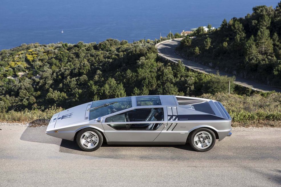Naturalnie lista jest jeszcze bardziej pokaźna, a to jedynie część z dokonań wielkiego stylisty. Oczywiście zawiera się w nich również niesamowite Maserati Boomerang.