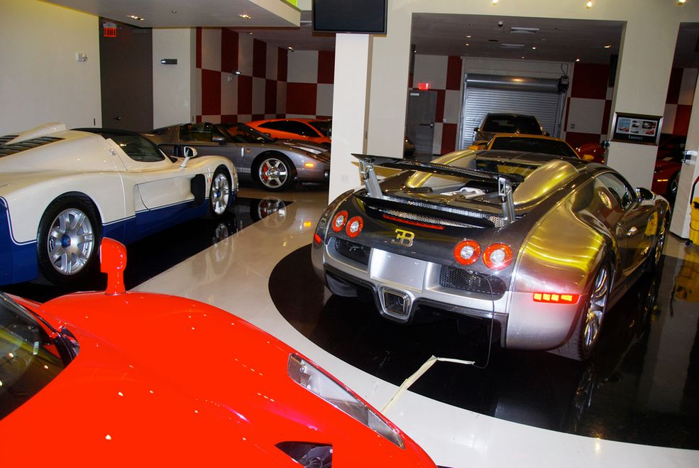 Maserati MC12, Ford GT, Lamborghini Murcielago, Bugatti Veyron (fot. luxury4play.com)