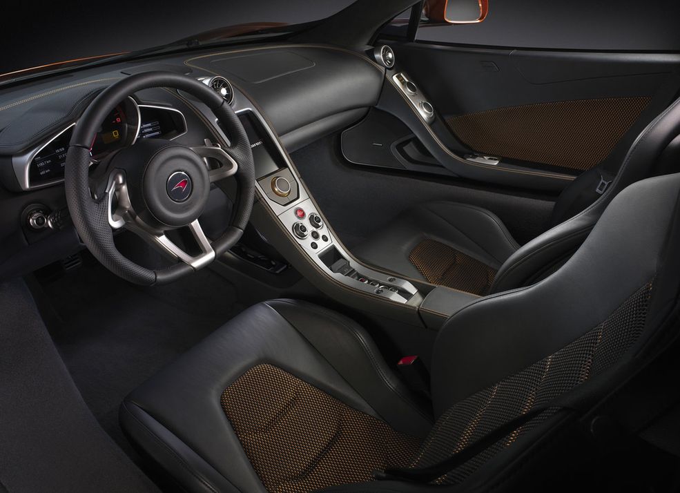 McLaren MP4-12C Tak powinno wyglądać wnętrze sportowego auta, minimalizm w pełnym tego słowa znaczeniu
