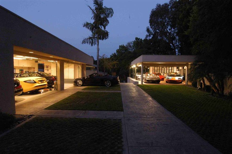Mercedes McLaren SLR, Ferrari F430 Spyder, Ford GT40 (fot. luxury4play.com)