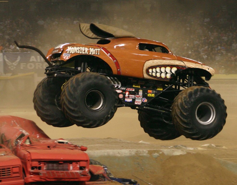 Monster Truck Monster Mutt na bazie Mercury Street Rod