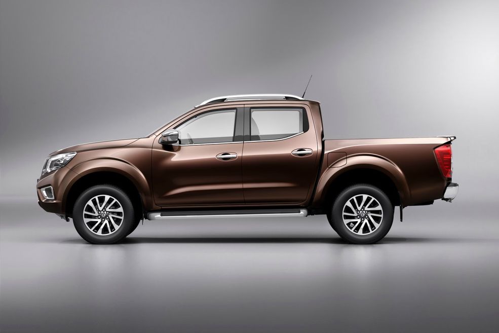 Nowy Nissan Navara obszerna galeria producenta Autokult.pl