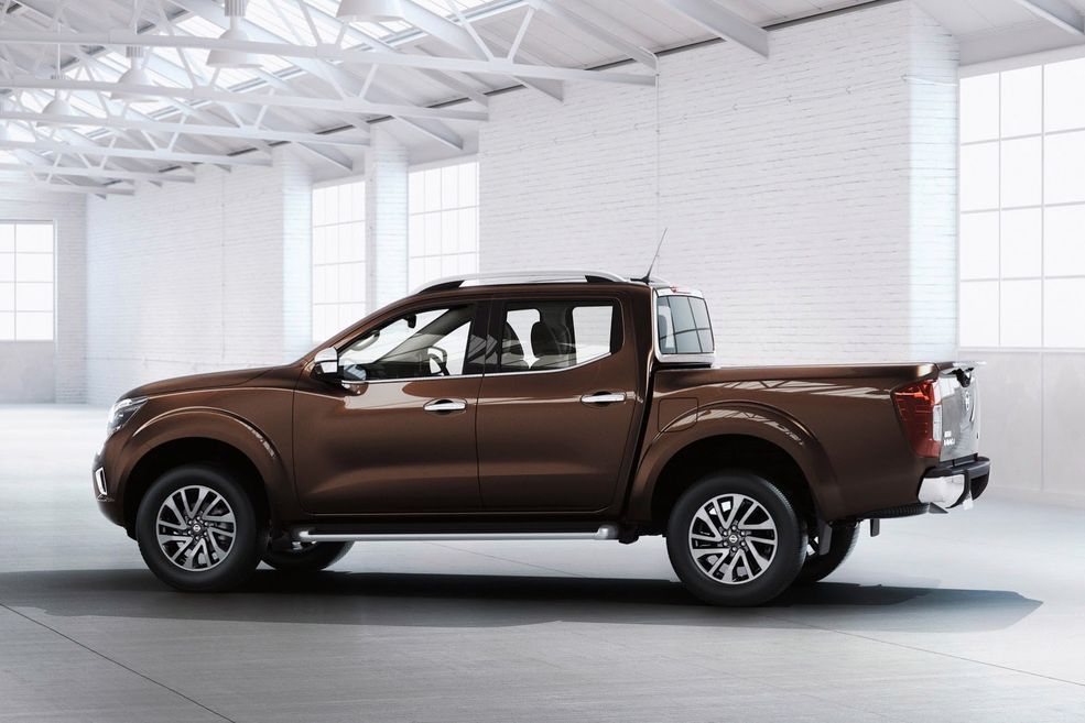 Nowy Nissan Navara obszerna galeria producenta Autokult.pl